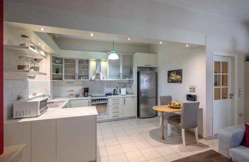 Agia Paraskevi Apartment | Valashouse Front