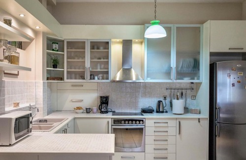 Agia Paraskevi Apartment | Valashouse Front