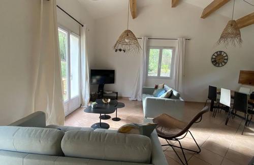 Valaurie Villa | Valaurie , Villa 80m2, 4 Chambres. Jardin .piscine