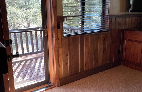 Greer Cabin | Valdez Acres 7-bedroom cabin in beautiful Greer, AZ