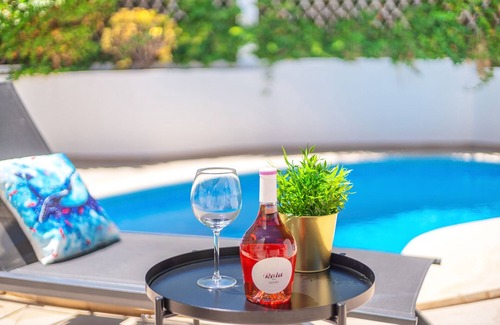 Vale do Lobo Villa | Vale do Lobo Design Villa: heated pool w/safety fence, golf discounts, Fibre