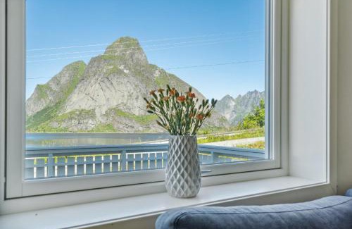 Moskenes House | Valen House, Reine