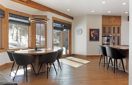 Edwards House | Valet Parking at Ritz Carlton - Private Hot Tub, Game/Media Room - Golf Course Access