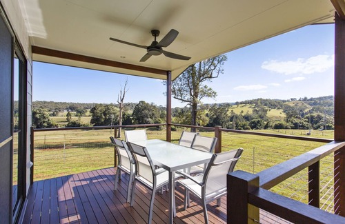Imbil Cabin | Valley Cabins By The Creek