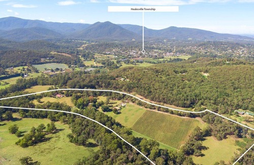 Healesville Cottage | Valley Farm's Mountain View Apartment