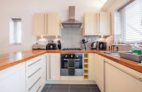 Carnon Downs Cottage | Valley Gallery - 27075