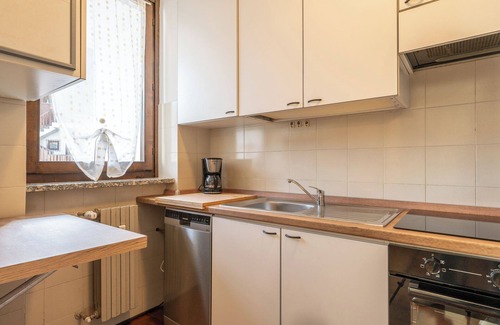 Taceno Apartment | Valley Hideaway with private garden near Como lake
