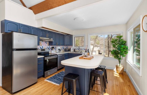 Lake Lure House | Valley View at Rumbling Bald