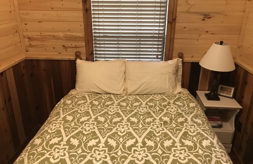 Rainbow Cabin | Valley View Cabin at Brazos House Retreat