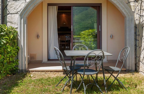 Scanno House | Valley-View Holiday Home in Scanno with Garden