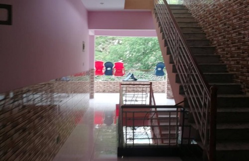 Mahandri Hotel | Valley View Hotel & Restaurant