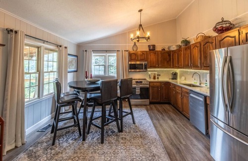 Canton House | Valley View - Swing into paradise with golf and majestic mountain views!