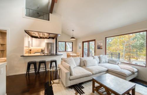 Olympic Valley House | Valley View Townhome # 10 at Palisades by Tahoe Getaways - Shuttle & Walk to the Village!