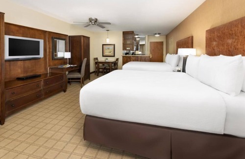 Crested Butte Hotel | Valley View Double Queen: Mountain Serenity & Pool Access in Crested Butte