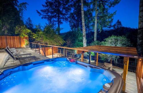 Guerneville House | Valley Vista Complimentary Wine Tasting At Croix Estate Included!