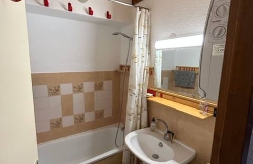 Valmeinier Ski Chalet | Valmeinier Village : Studio 5 Couchages, Rénové fin 23, à 20 m des Télésièges