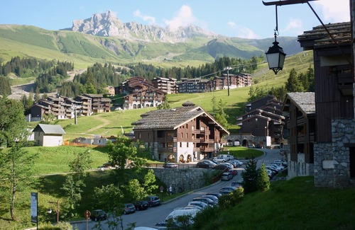 Les Avanchers-Valmorel Apartment | Valmorel apartment (4 people 30 m2) back to the skis .Terrace with porch.