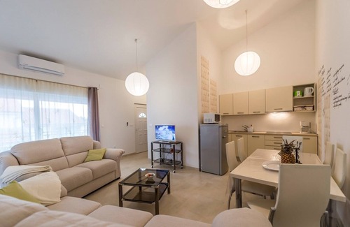 Tar-Vabriga Apartment | Valtrazza with Common Pool/ Noa III
