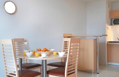 Epernay Condo | Value Apt near Vineyards | Free Wi-Fi