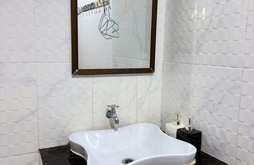 Vang Vieng Hotel | Vangvieng Sisavang Mountain View Hotel