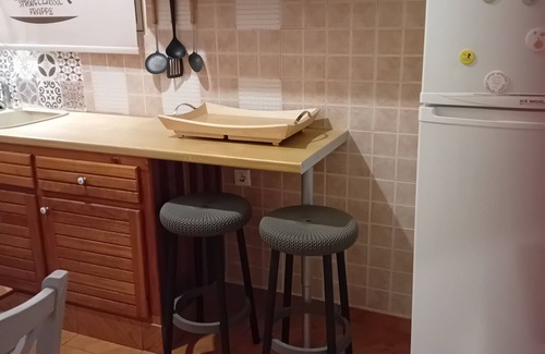 Ilisia Apartment | Vanna's place, Hilton area, balcony, min to the sites