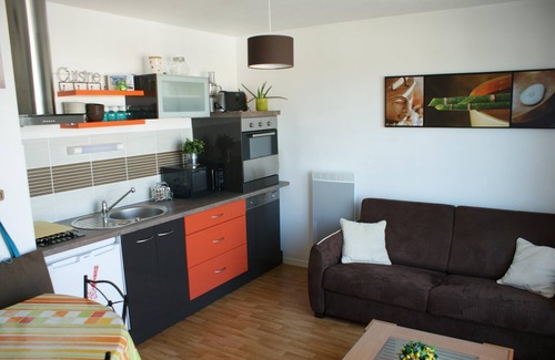 Vannes Apartment | Vannes charming 30m2 apartment with large terrace and garage
