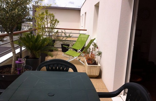 Vannes Apartment | Vannes charming 30m2 apartment with large terrace and garage