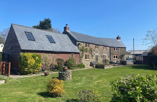Barnstaple House | VARLEY LODGE, family friendly, with hot tub in Barnstaple