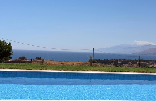 Vizari House | Vast view of landscape and sea, pool, 4 pers. | holiday home Triopetra, Crete