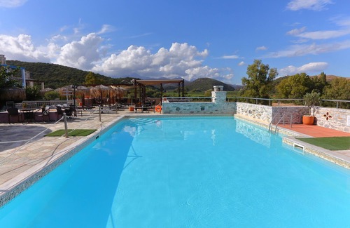 Karvelas Apartment | Vathi Hotel