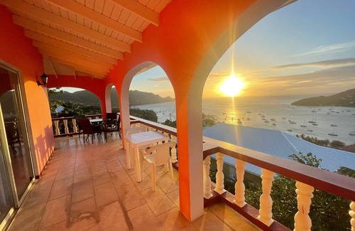Mount Pleasant Bay House | Immaculate 3 Bed Villa Overlooking Admiralty Bay