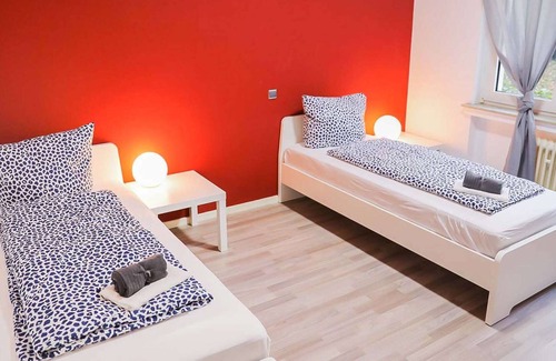 Velbert Apartment | VE01 modern holiday flat with WiFi