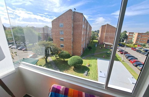 Engativa Apartment | Vecinos de SalitreMágico, JardinBotánico, ParqueSimonB, CentroDeportivoSalitre