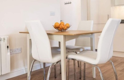 Shanklin Apartment | Vectis Holiday Homes, Modern, spacious apartment, great location, free WIFI