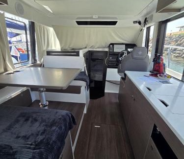 Bourgenay Boat Rental | Vedette MYLA Merry Fisher 10,95 Fly