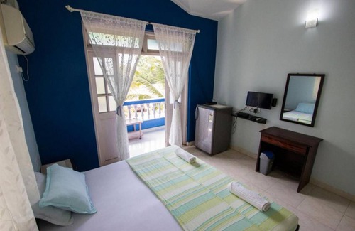 Fatrade Cabin | Veeniola Holiday Home - Double Room with View 1