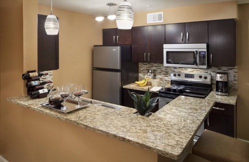 Las Vegas Apartment | VEGAS. CES, EDC, GRAND PRIX , SPHERE, 2 bdrm SUITES close walk to Strip & Sands