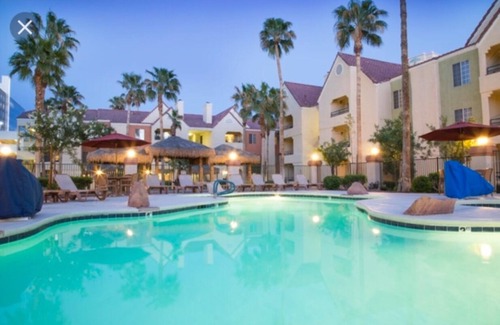 Las Vegas Apartment | Vegas~Formula1,on the race route, SPHERE~EDC~CES, 10 min walk to Sands~Strip