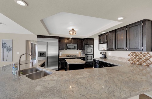 Spring Valley House | Vegas Fun Retreat - Pool, Games, Relaxation&Space!