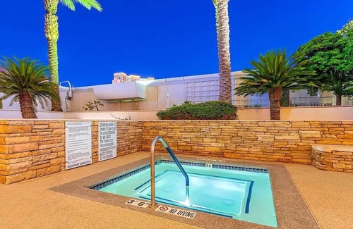 Las Vegas Apartment | Vegas Luxury Trump Tower Studio 2615