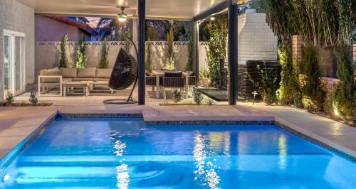Green Valley North House | Vegas Pool w Wetdeck, Jacuzzi, Wetbar, BBQ, 15 min to Strip