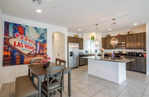 Enterprise House | Vegas Retreat Modern Comfy Home