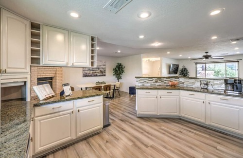 Black Mountain Apartment | ༄ vegas saltwater - Resort Pool, Hot Tub on ½ Acre