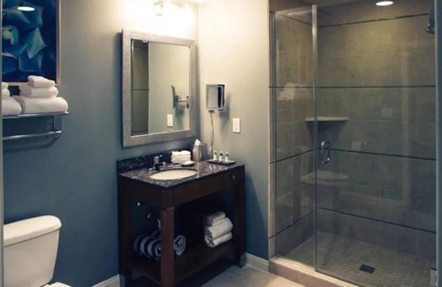 Las Vegas Resort | Vegas Studio - Pools, Hot Tubs, and Shuttle to the Strip!