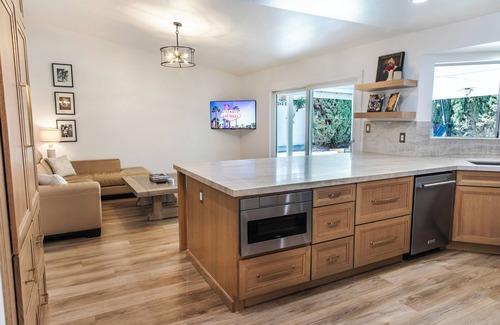 Canyon Gate Master House | Vegas Vacation Villa - 20 minutes to strip & hiking