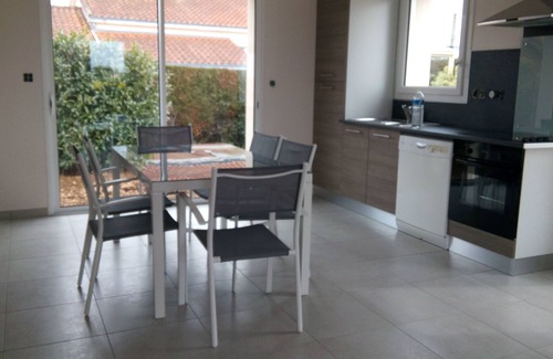 Angles House | Vendée villa, 2 bedrooms, 500m from shops, 1km from town center, 7km from beach