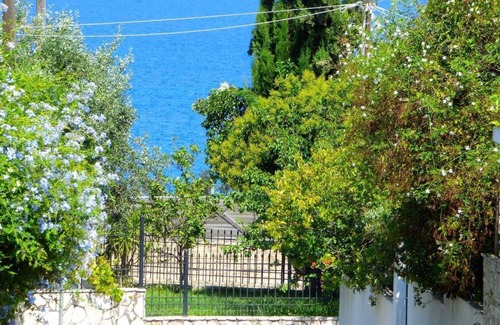 Paralia Vergas House | Venetia's Seaside Garden Home