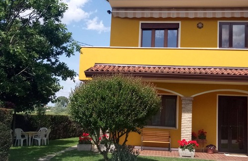 Brugine Apartment | Veneto house with garden