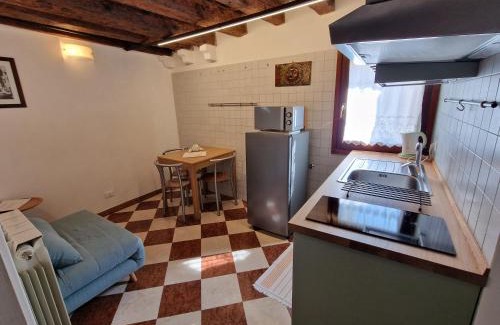 Castello Apartment | Veneziacentopercento Nicoli Apartment