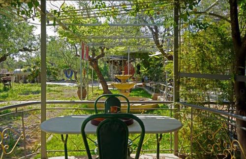 Kalamata House | VENI Olive House